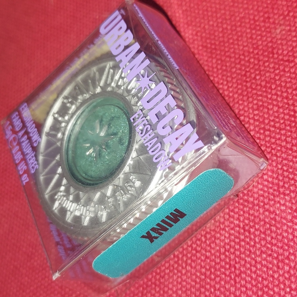 Urban Decay Minx eyeshadow